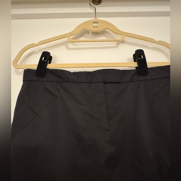 Club Monaco Black Above the Knee Pencil Skirt - Picture 3 of 6